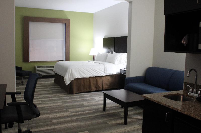 스탠다드 룸 킹사이즈 침대, Holiday Inn Express And Suites Heber Springs, An Ihg