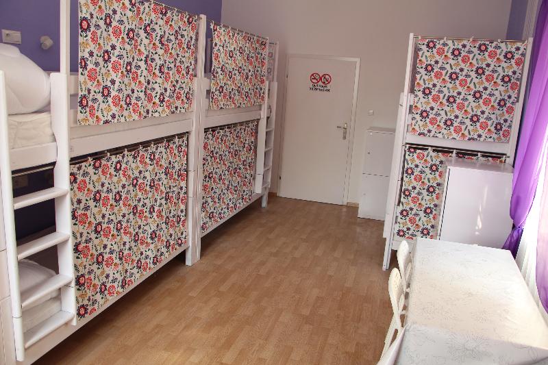 Кровать в Общей Комнате, Lorf Hostel&coffee