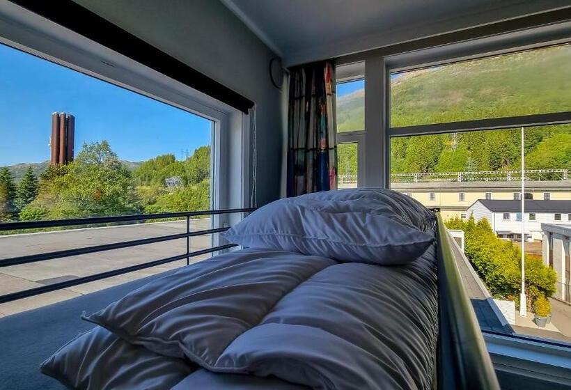 Семейный Номер Совместный Санузел, Bergen Hostel Montana