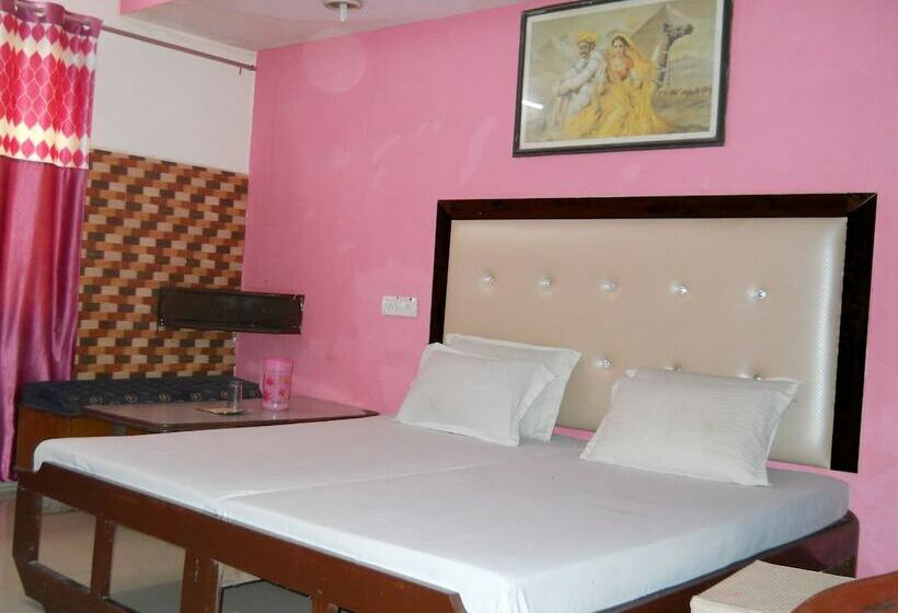 Standart Oda, Aditya Palace