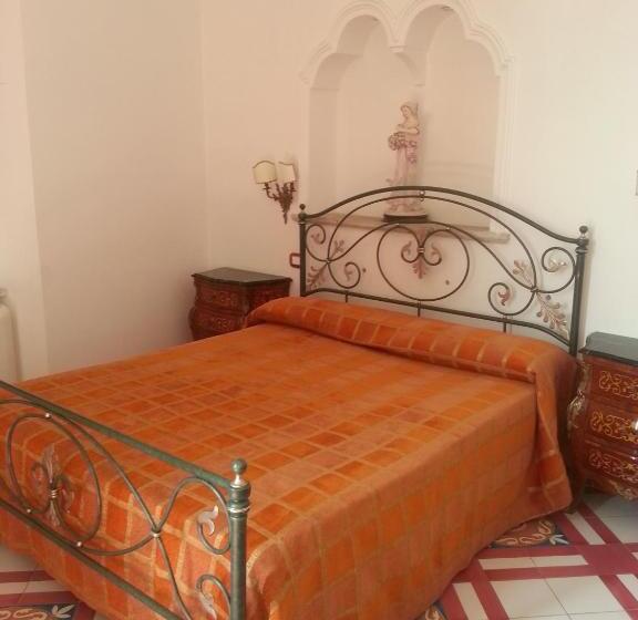 Полулюкс, Croce Di Amalfi