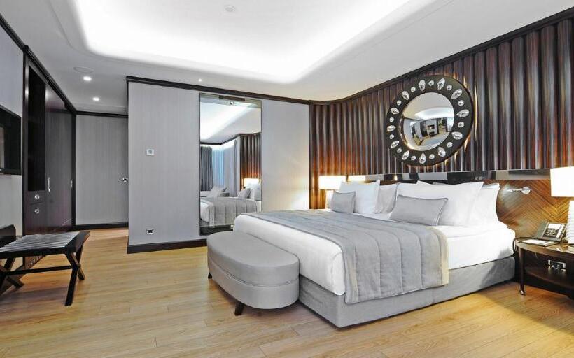 Номер Superior, Crowne Plaza Bursa Convention Center & Thermal Spa, An Ihg