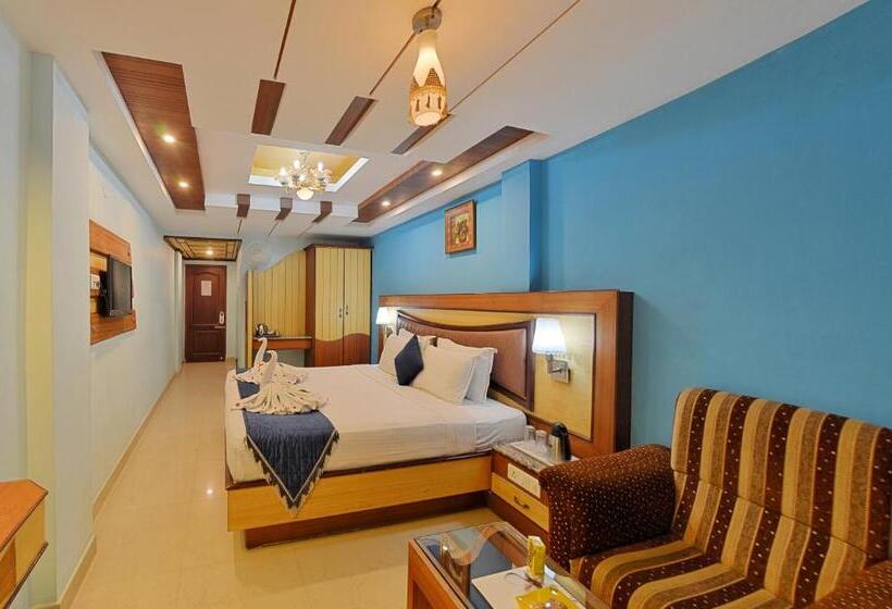 豪华房间, Ponmariresidency