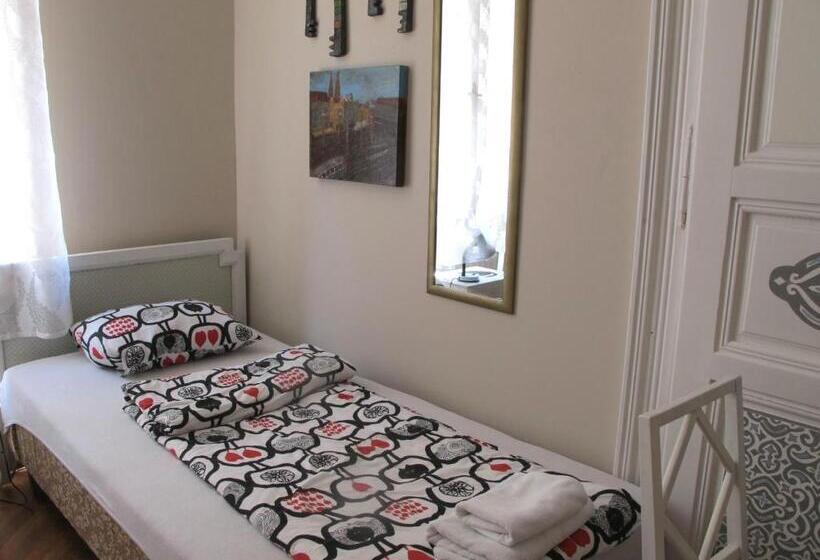 Quarto Triplo Estandar, Centar Guesthouse