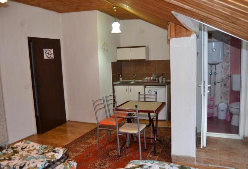 Четырехместный Номер Стандарт, Hostel Valentin