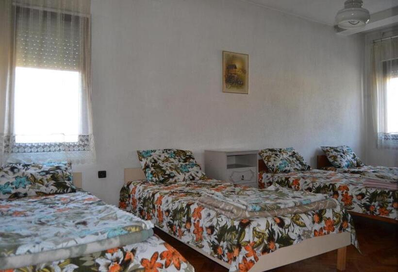 Четырехместный Номер Стандарт, Hostel Valentin
