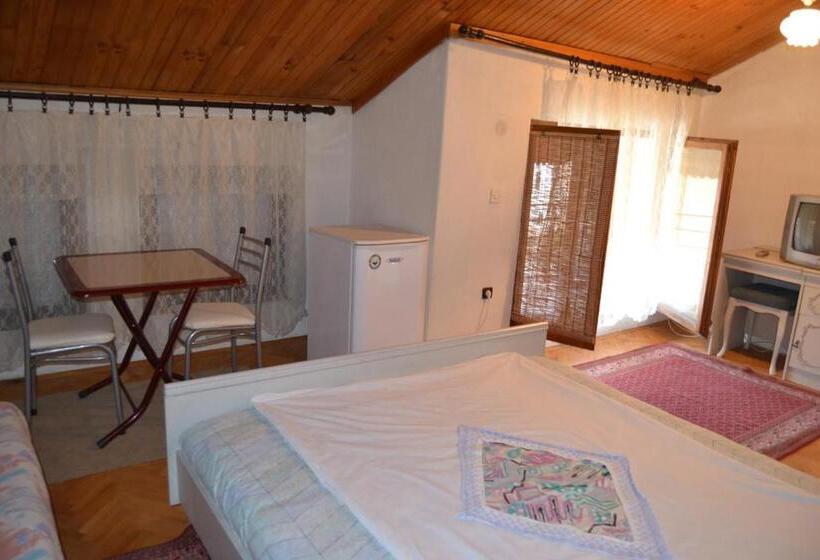 Трехместный Номер Стандарт Совместная Ванная, Hostel Valentin