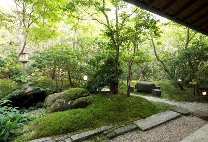 Номер Deluxe, Unzen Hanzuiryo By Onko Chishin