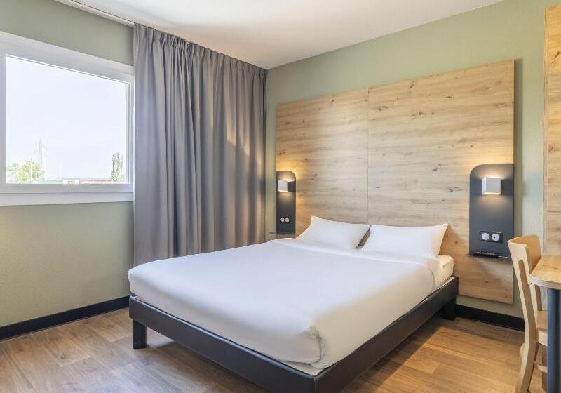 Номер Стандарт Адаптированный для Инвалидов, Holiday Inn Express Hotel & Suites Bryan Montpelier, An Ihg