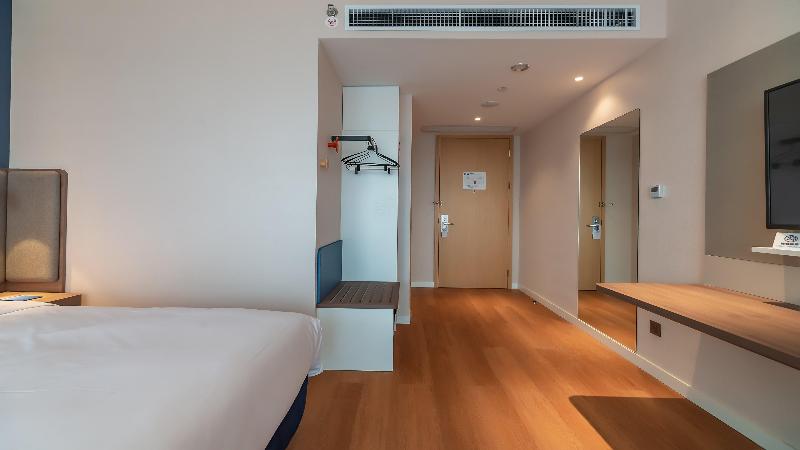 Люкс Кровать Кинг, Holiday Inn Express Hotel & Suites Raton, An Ihg