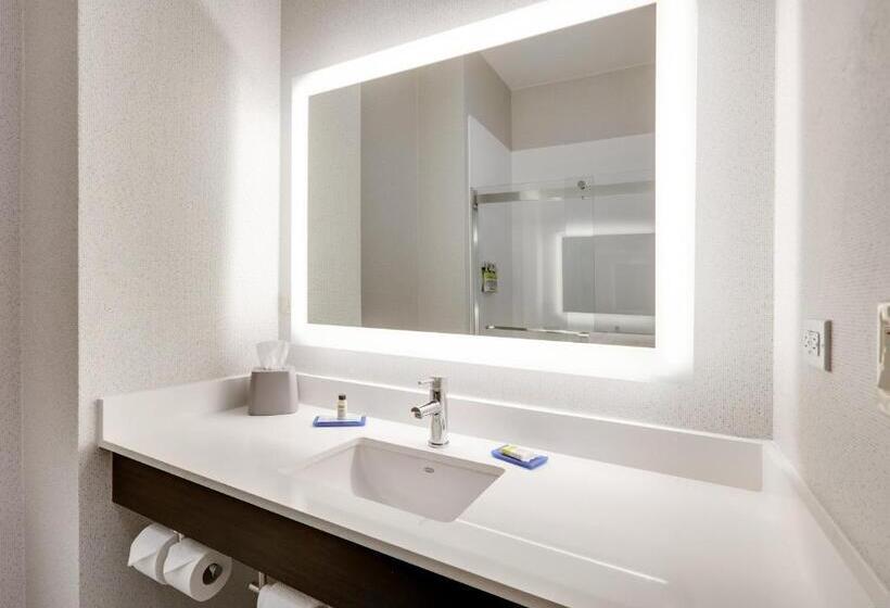 Люкс Кровать Кинг, Holiday Inn Express Hotel & Suites Cleburne, An Ihg
