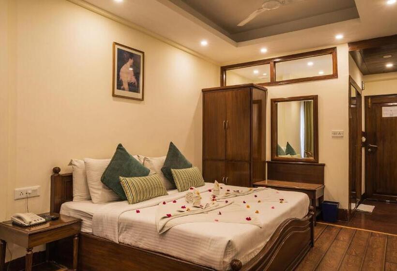 Номер Стандарт Вид на Горы, Tulip Inn Green Castle Mall Road