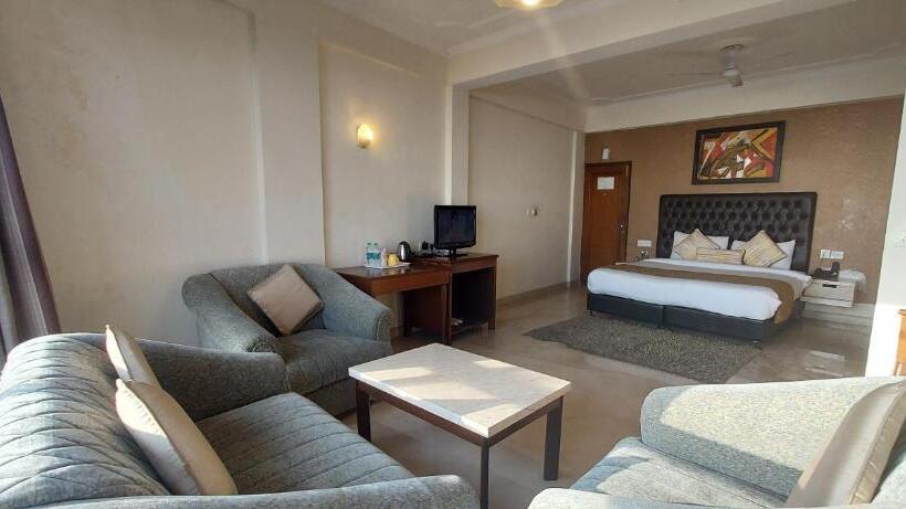 Стандартный Номер Кровать Кинг, Tulip Inn Green Castle Mall Road