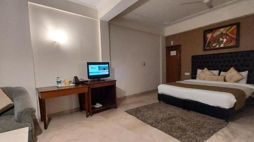 Стандартный Номер Кровать Кинг, Tulip Inn Green Castle Mall Road