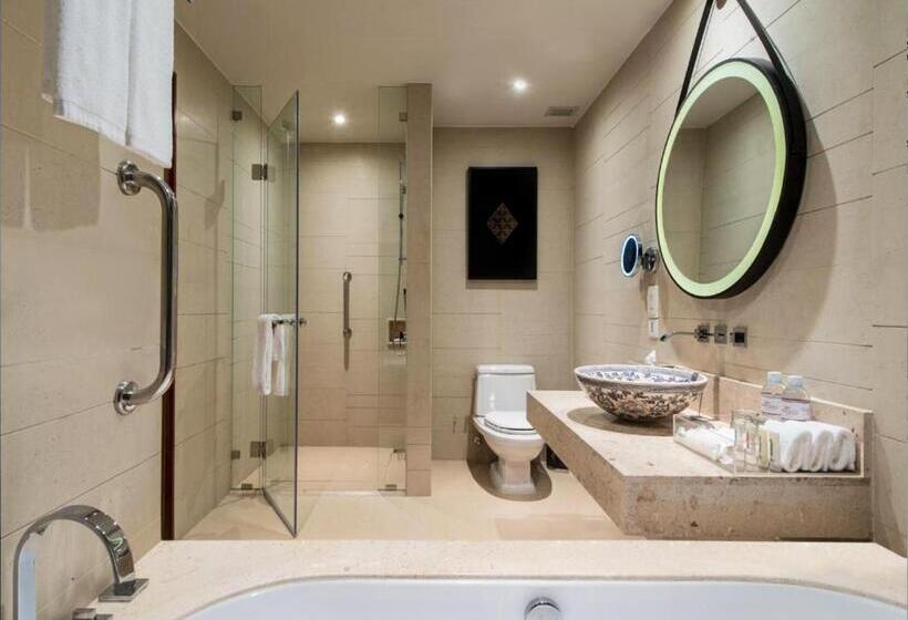 اتاق کلاسیک با تخت دونفره, Phuket Panwa Beachfront Resort