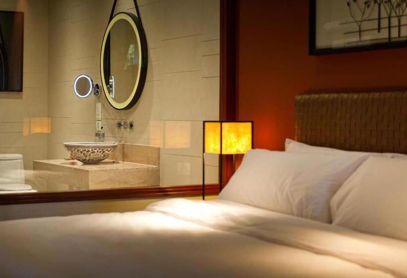 اتاق استاندارد با چشم‌انداز دریا, Phuket Panwa Beachfront Resort