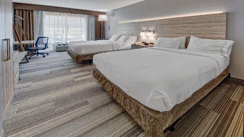 سوئیت کلاسیک, Phuket Panwa Beachfront Resort