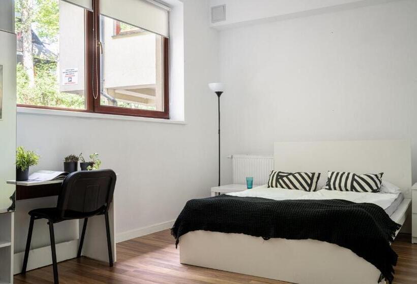 غرفة قياسية, Target Hostel