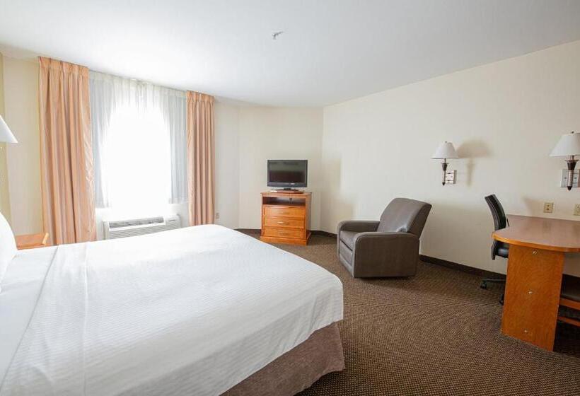 스탠다드 스튜디오 킹침대, Candlewood Suites New Iberia, An Ihg