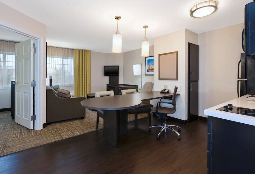스위트, Candlewood Suites Polaris, An Ihg