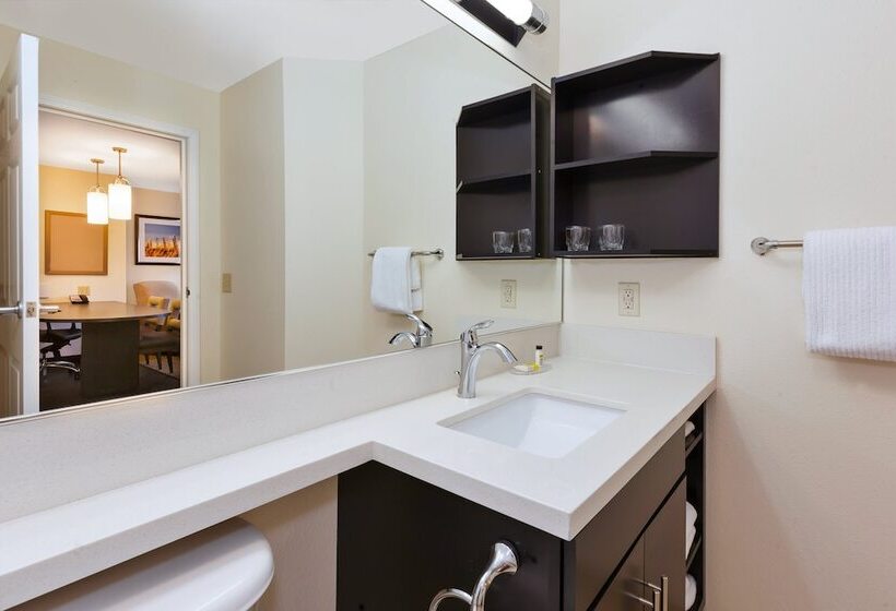 장애인을 위한 스위트, Candlewood Suites Polaris, An Ihg
