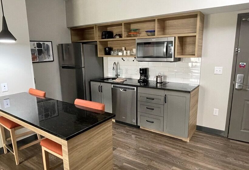 Люкс, Candlewood Suites Tuscaloosa, An Ihg