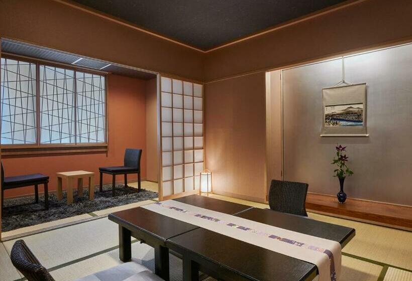 Четырехместный Номер Стандарт, Ryokan Kohro