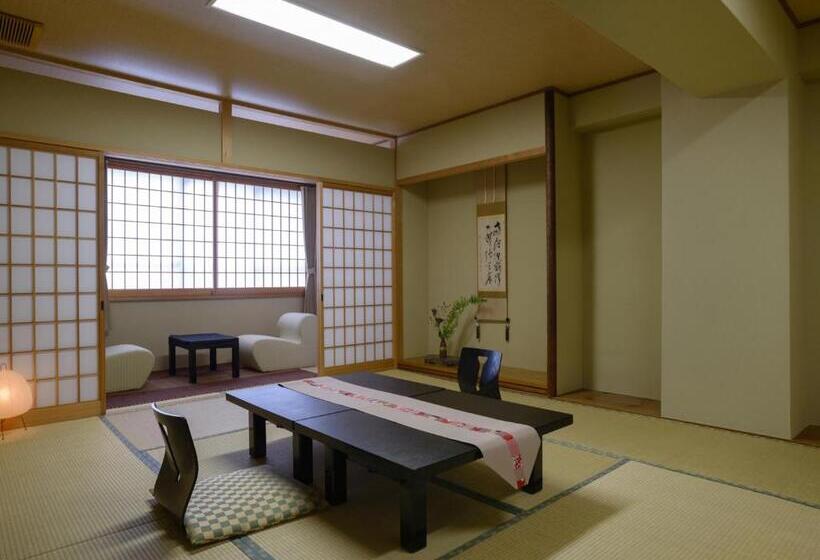Четырехместный Номер Стандарт, Ryokan Kohro