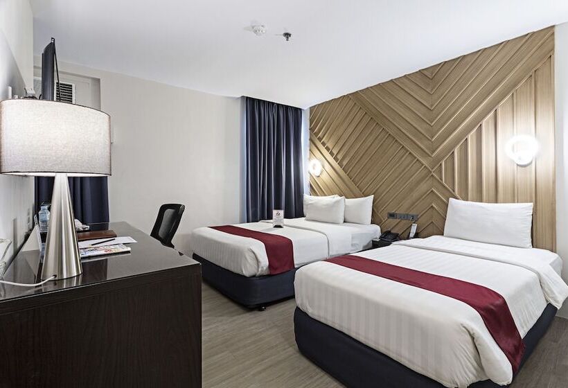 デラックスルーム, Sarrosa International Hotel And Residential Suites