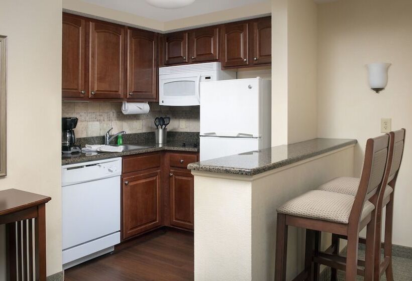 스위트, Staybridge Suites North Brunswick, An Ihg