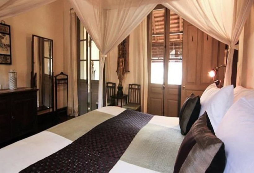 חדר דלוקס, Satri House
