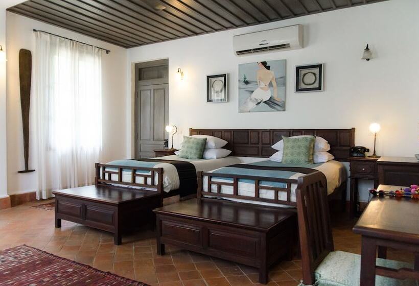 חדר דלוקס, Satri House