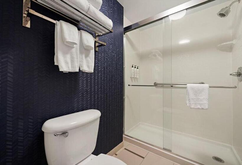 Номер Стандарт 2 Двуспальные Кровати, Fairfield Inn By Marriott Amesbury