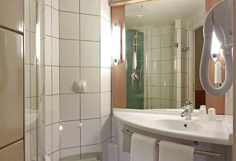 Номер Стандарт, Ibis Warszawa Reduta