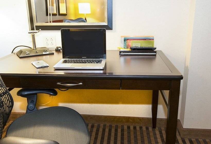 주니어 스위트, Hilton Garden Inn Columbia Northeast