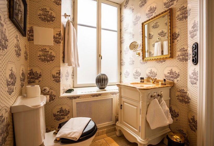 غرفة أساسية, Pigalle