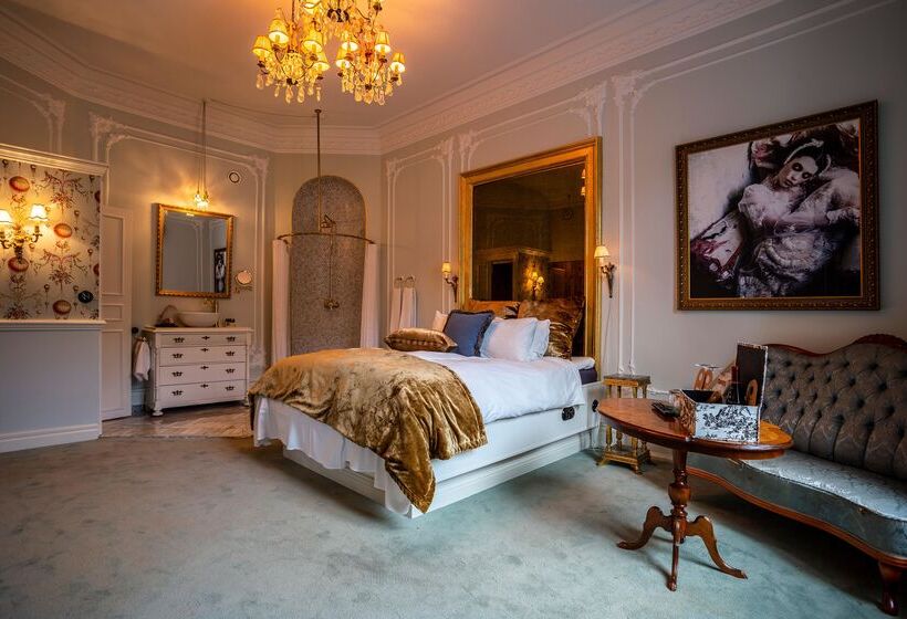 غرفة قياسية, Pigalle