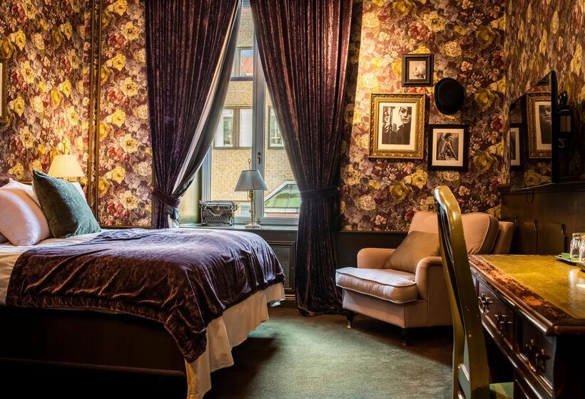 غرفة قياسية, Pigalle