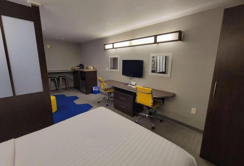 Студия Стандарт, Microtel Inn & Suites By Wyndham Bluffs