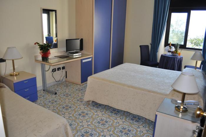 اتاق استاندارد سه نفره, Grand Hotel La Playa
