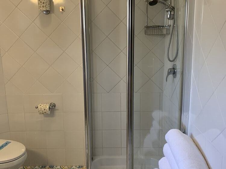 اتاق استاندارد سه نفره, Grand Hotel La Playa