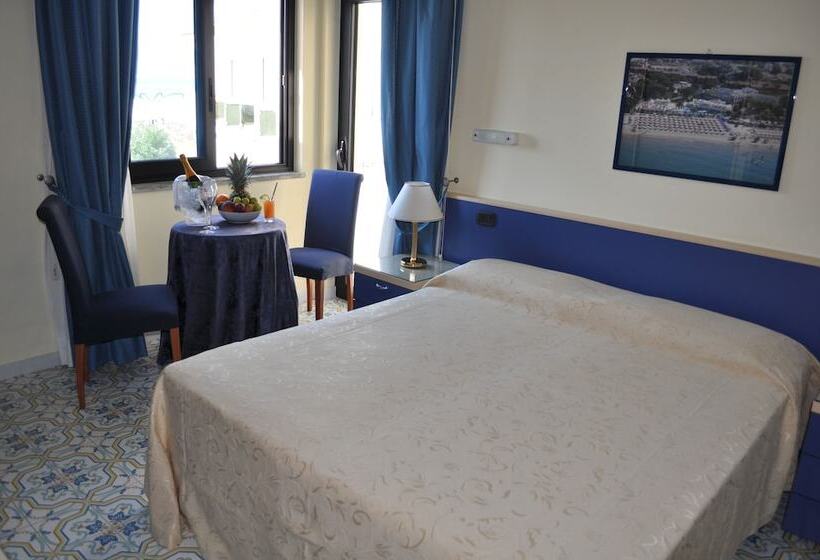 اتاق استاندارد سه نفره, Grand Hotel La Playa