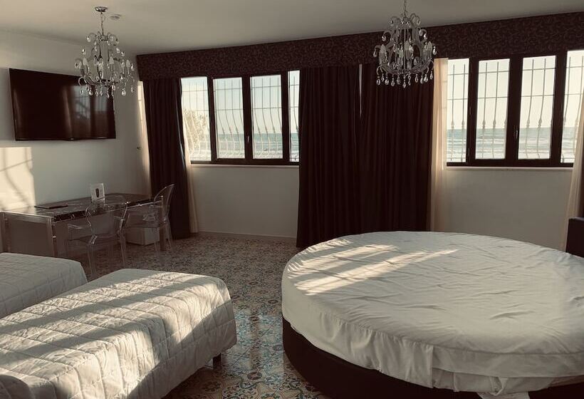 اتاق استاندارد چهار تخته, Grand Hotel La Playa