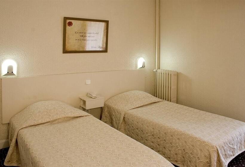 Номер Стандарт, Ours Blanc  Place Victor Hugo