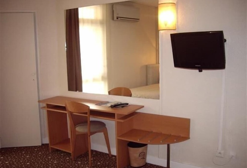 Номер Стандарт Трехместный, Ours Blanc  Place Victor Hugo