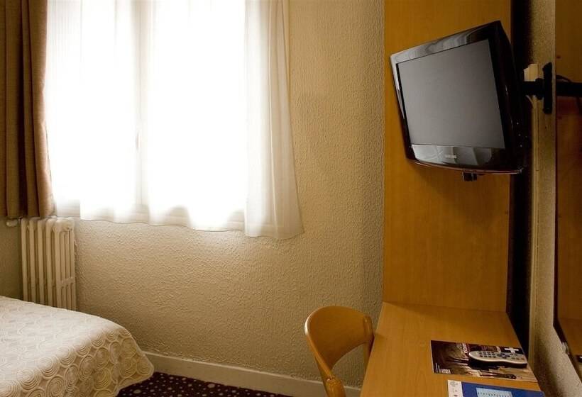Четырехместный Номер Стандарт, Ours Blanc  Place Victor Hugo