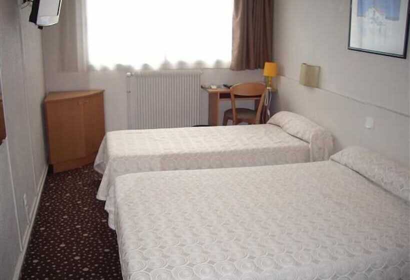 Четырехместный Номер Стандарт, Ours Blanc  Place Victor Hugo