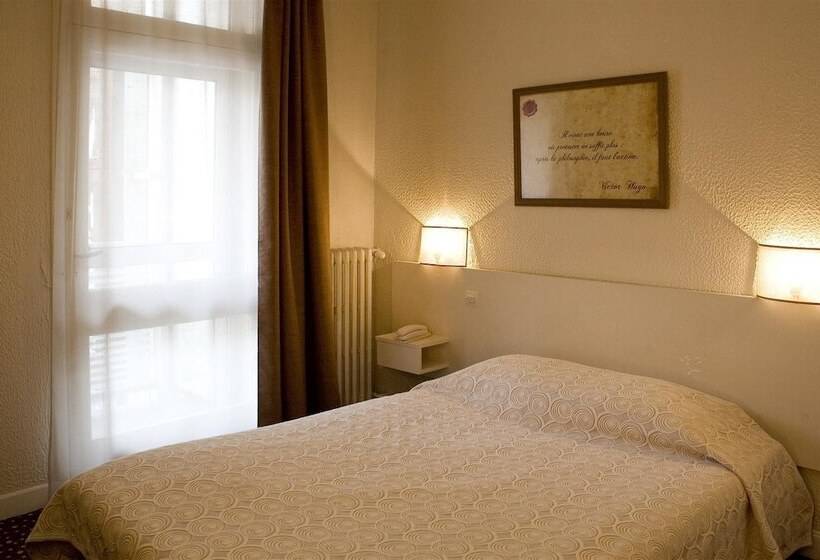 Dört Kişilik Standart Oda, Ours Blanc  Place Victor Hugo