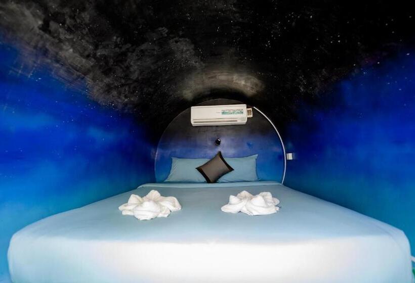 エコノミールーム, White Rabbit Hostel