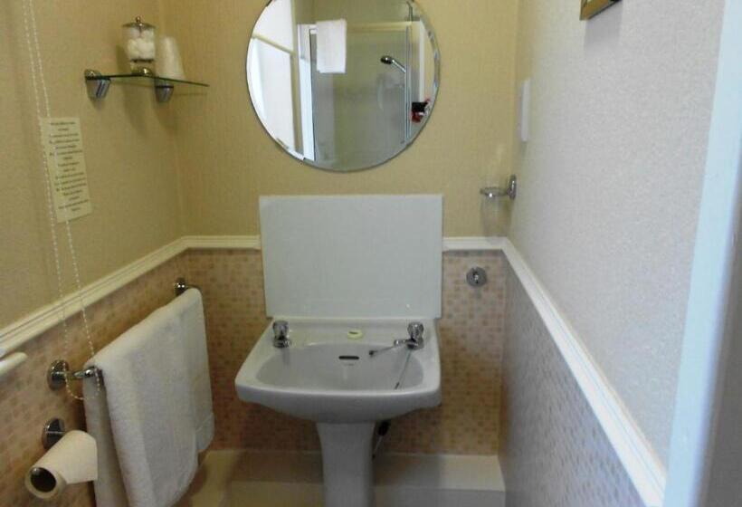 Quarto Estandar Individual, Corona Blackpool